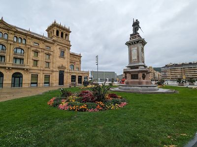San Sebastian: Cultural Gems & Scenic Trails Audio Tour - photo 3
