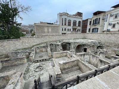 Baku: Ancient Paths & Artistic Charm Audio Tour - photo 3