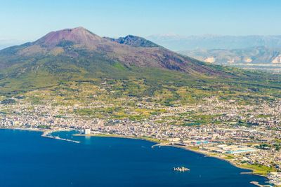 Vesuvius: Rountrip Transport from Pompeii + Skip The Line Entry