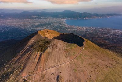 Mount Vesuvius: Skip The Line Ticket + Roundtrip from Naples via Vesuvio Express - photo 2