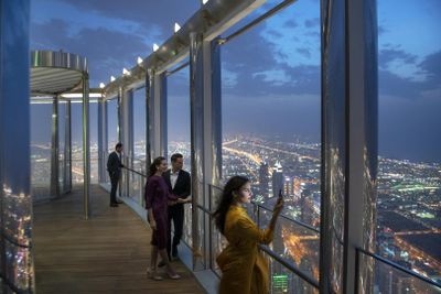 Burj Khalifa: The Lounge Level 154 Tickets with Champagne