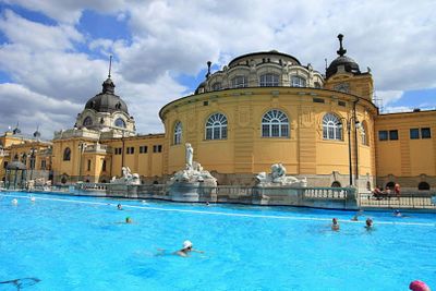 Széchenyi Spa: Entry + Massage + Private Cabin