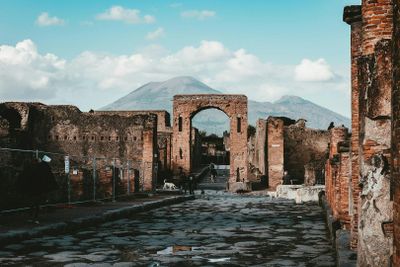 Pompeii: Entrance + Roundtrip Transport from Rome