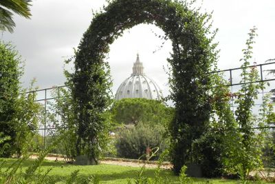Vatican Museums: Fast Track Ticket + Vatican Gardens Tour on a Minibus