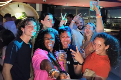 Athens: Pub Crawl + Unlimited Drinks + Nightclub Entry - photo 2