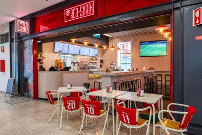 Estádio da Luz & Benfica Museum: Entry Ticket + Snack + Scarf Offer