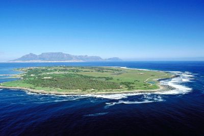Robben Island & Groot Constantia: Entry Ticket + Boat Transfer - photo 2