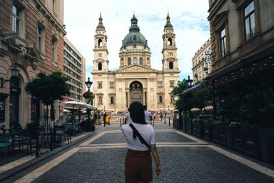 Budapest: St. Stephen's Basilica Ticket & City Walk Audio Tour