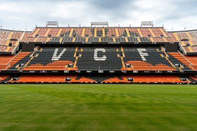 Valencia: Mestalla Stadium Ticket & City Highlights Audio Tour