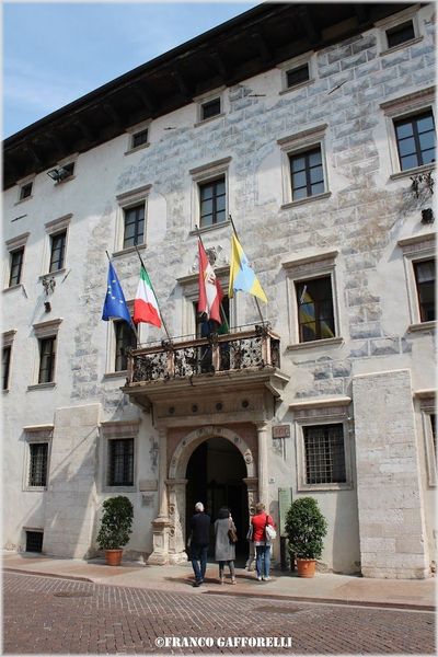 Trento's Historic Heart: A Walk Through Time