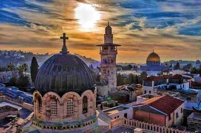 Jerusalem Ramparts: A Walking Tour of History