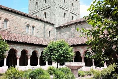 Met Cloisters: Medieval Europe Experience in the Middle of New York - photo 3