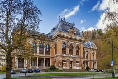 Karlovy Vary: Historical Sights & Springs Audio Tour - photo 3