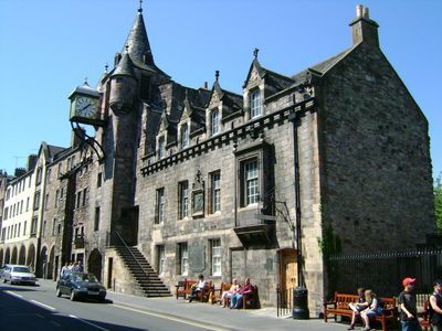The Royal Mile: A Fascinating Journey Through Edinburgh's History and Culture - photo 3