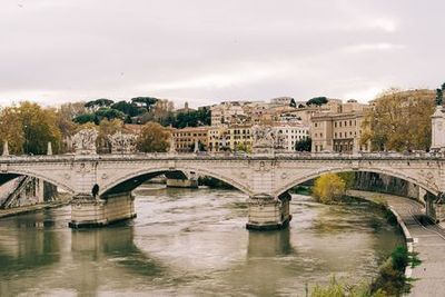 Tiber River Mini-Cruise with Sushi and Cocktail - photo 3