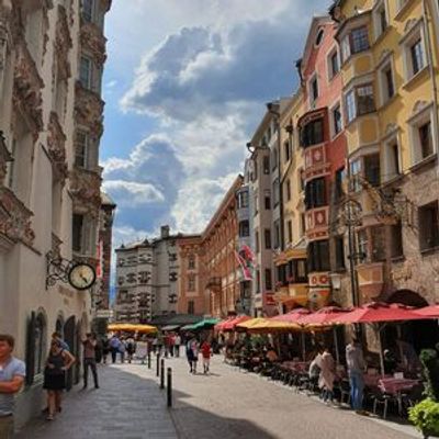 Innsbruck: Historical Tales, Photo Spots & Desserts Audio tour - photo 4