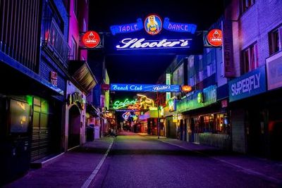Hamburg: Reeperbahn Nightscape Audio Tour - photo 3