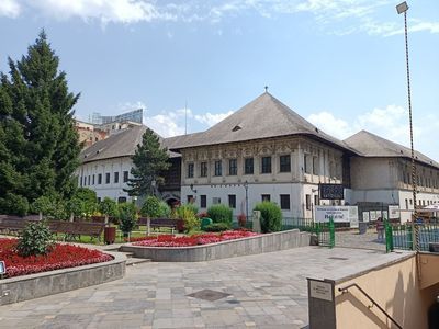 Bucharest: Self-Guided Audio Walk Through the Heart of the City - photo 4
