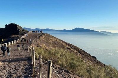 Vesuvius: Sunset Entry Ticket + Roundtrip from Pompei - photo 3