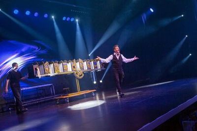 Greg Frewin Theatre: Evolution Magic Show Entry - photo 4