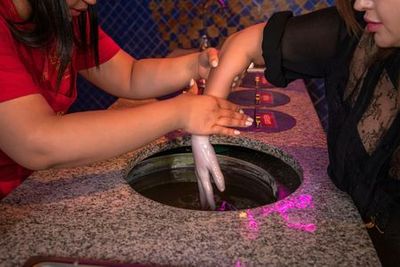 Madame Tussauds Dubai: Entry Ticket + Wax Hand Combo - photo 3