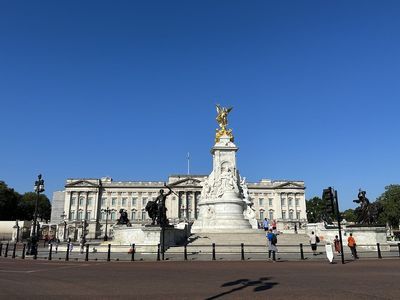 London: Self-Guided Audio Walk Through Royal and River Landmarks - photo 4