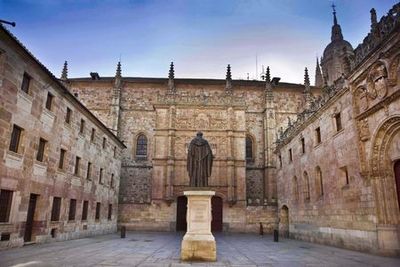 Salamanca: Self-Guided Audio Walk Through Golden Stone Splendor - photo 3