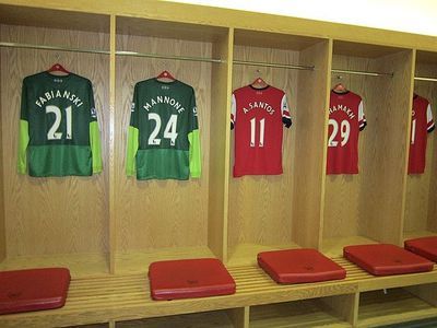 London: Emirates Stadium Entry - photo 4