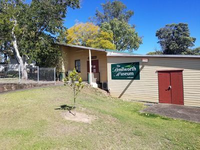 Kenilworth: Self-Guided Audio Walk Through a Country Village - photo 4