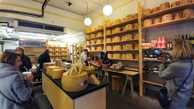 London: Self-Guided Audio Tour Through Bridget Jones’s London - photo 3