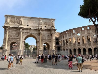 Rome: Colosseum, Roman Forum, Palatine Hill Audio Tour with a City Walk - photo 4
