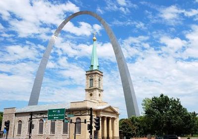 St. Louis: A Self-Guided Audio Tour - photo 3