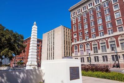 Dallas: Historic Architectures & Stories Audio Tour - photo 3