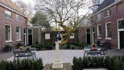 Leiden: Self-Guided Audio Walk Through Canals, Science and Faith - photo 3