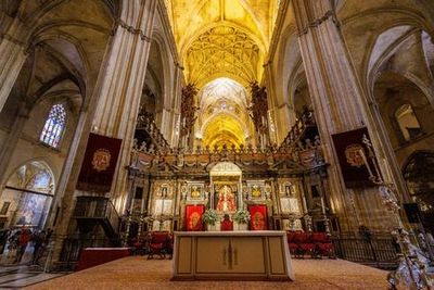 Seville: Self-Guided Audio Walk Through Royal and Riverside Icons - photo 3