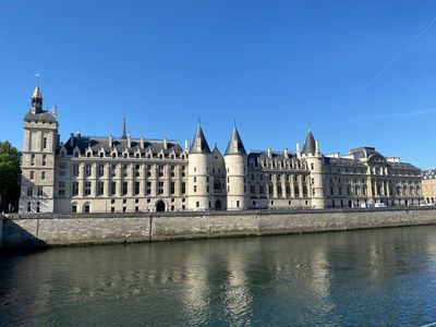 Paris: A Journey Through Art and History starting with Atelier des Lumières Ticket - photo 3