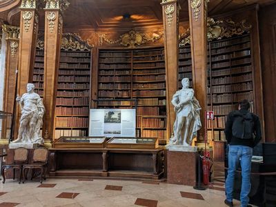 Vienna: Imperial Treasury Ticket & City Sights Audio Tour - photo 4