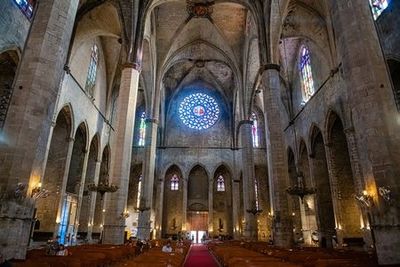 Barcelona's Architectural Wonders with Sagrada Familia Fast Track Ticket & Tower access - photo 3