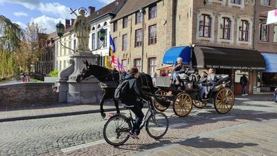 Brugge: Historium Ticket & City Adventure Audio Tour - photo 4