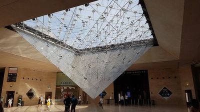 Paris Walking Tour with Grevin Wax Museum Ticket - photo 3