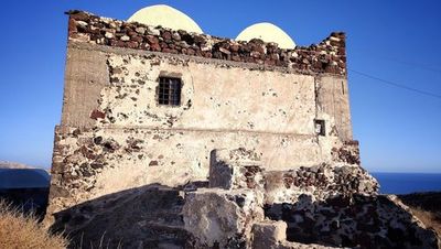 Santorini's Timeless Echoes: An Archaeological Tour - photo 4