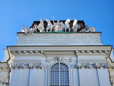 Vienna: Imperial Treasury Ticket & City Sights Audio Tour - photo 3