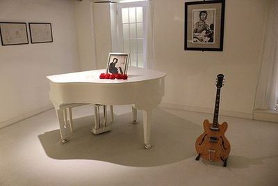 City of London: The Beatles Story Entry - photo 3