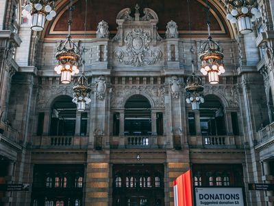 Glasgow: Kelvingrove Art Gallery Donation and Audio Tour with a City Walk - photo 3