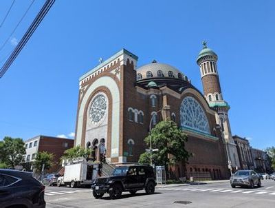 Montreal: Mile End & Outremont Audio Tour - photo 3