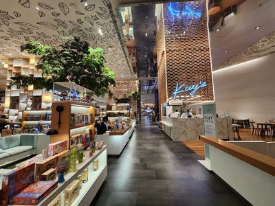 Bangkok: Wireless Road Hidden Gems Audio Tour - photo 4