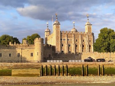 Unlock London's Secrets: A Tower to Bridge In-App Audio Tour - photo 4
