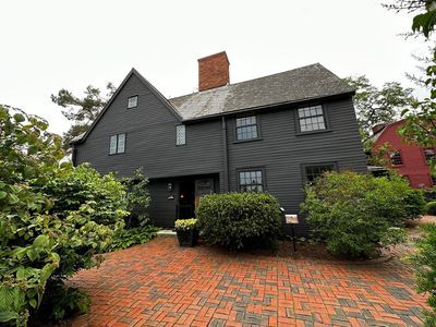 Salem's Mystical Walk: The HP Lovecraft Connection - photo 3