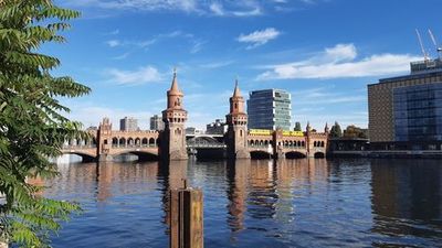 Navigate History: In-App Audio Tour in a Trabi - photo 3