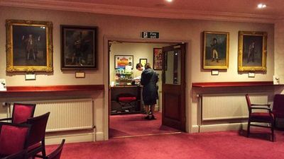 Bath: A Stroll Through Time and Tales - photo 4